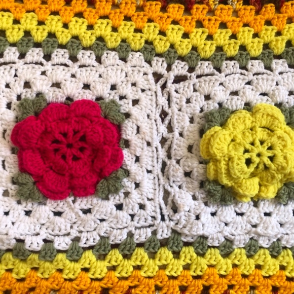 Granny Square Afghan Blanket Floral Detail Multicolor Handmade Hippy Retro Boho - Picture 2 of 3